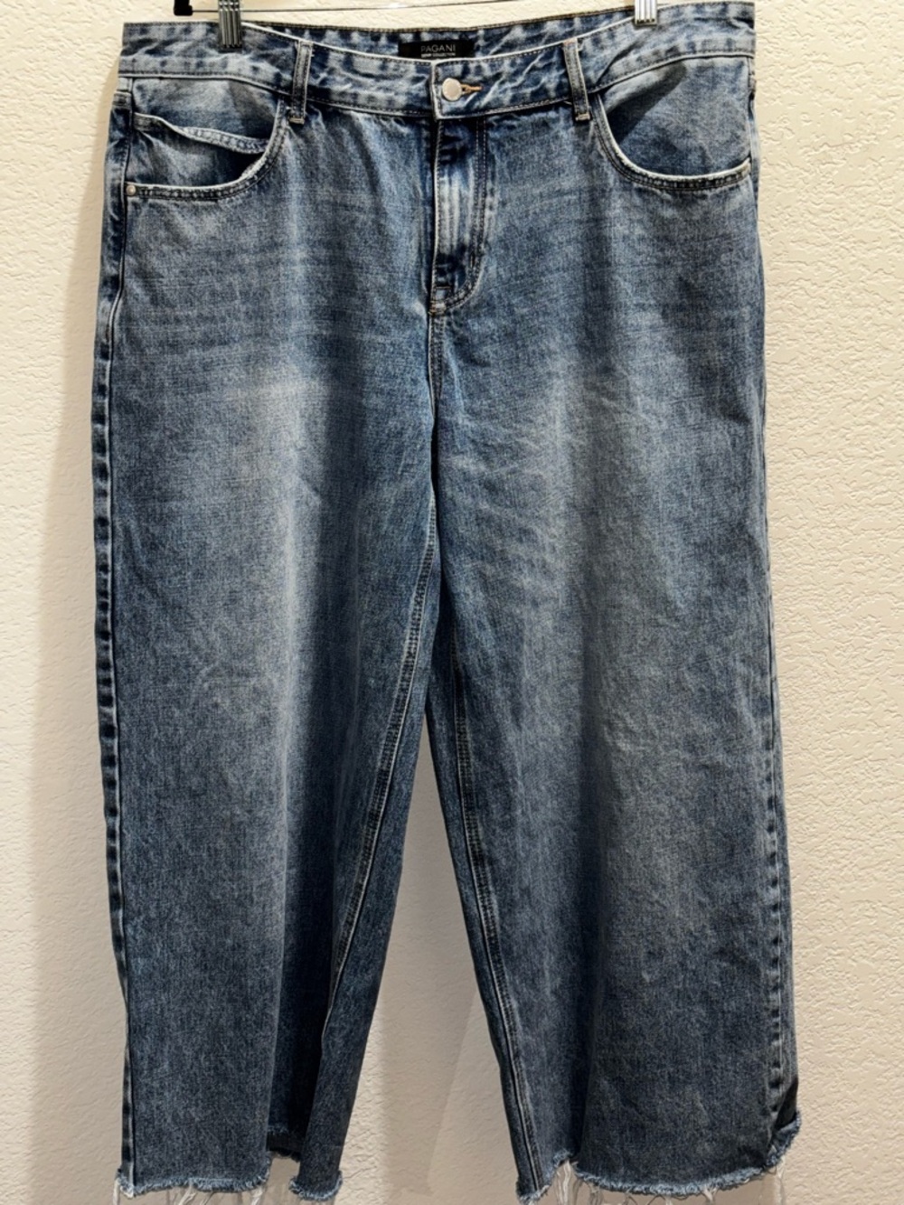 Light Wash Wide-Leg Women’s Jeans - Flare Style